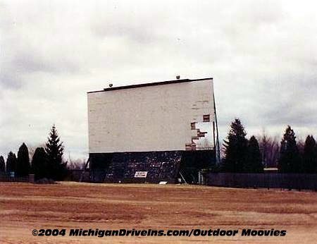 Crest Drive-In Theatre - Crest Screen 1990 Courtesy Darryl Burgess-Outdoor Moovies
